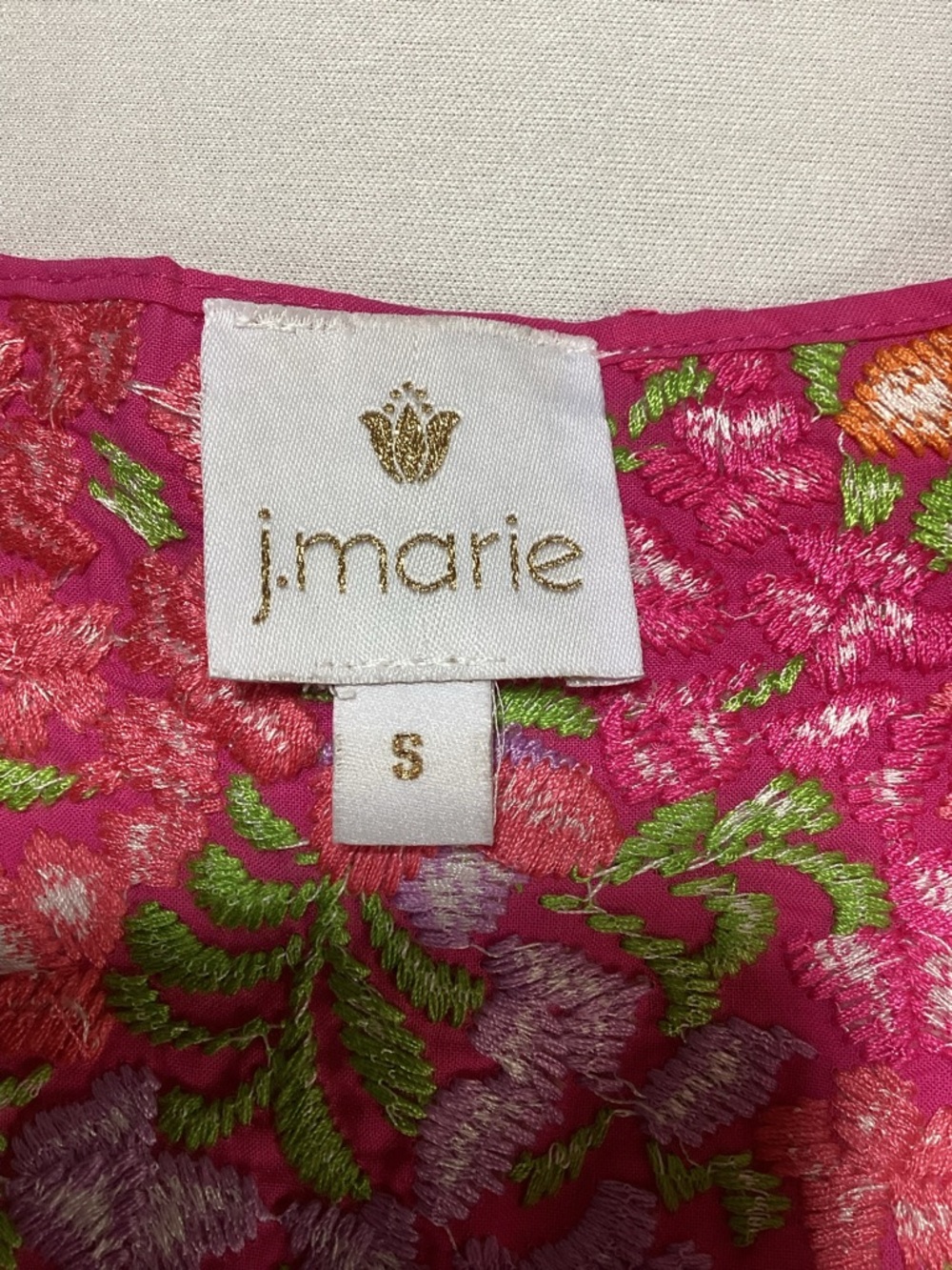 j.Marie Kiara Top Embroidered Pink Floral Mexican Design - Picture 6 of 10